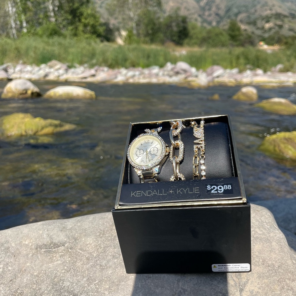 Kendall + Kylie Watch